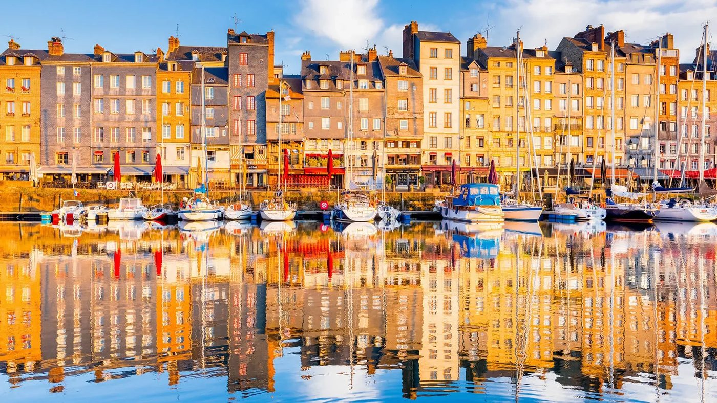 Les maisons du vieux bassin de Honfleur.