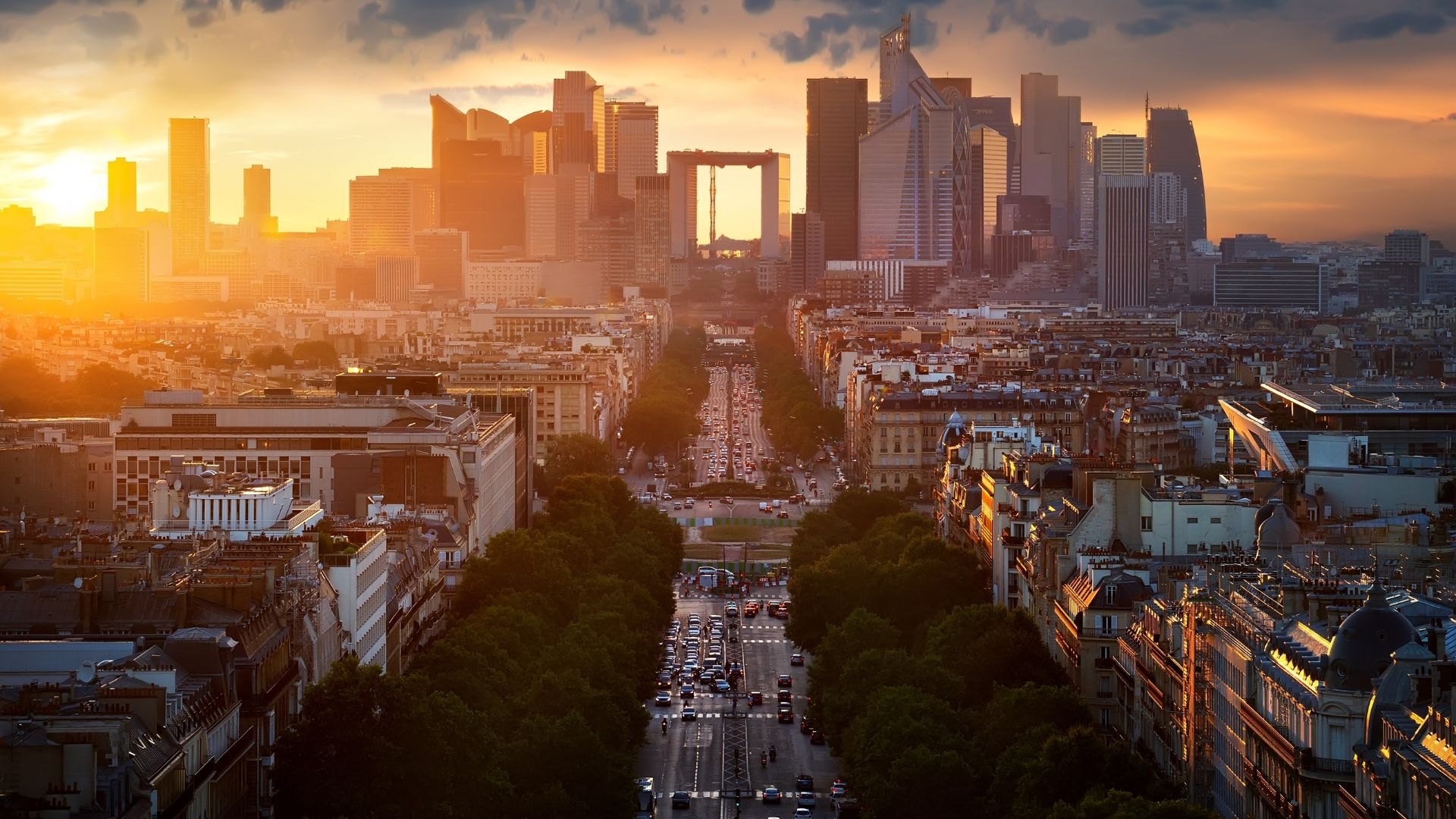 La Défense au coucher du soleil.
